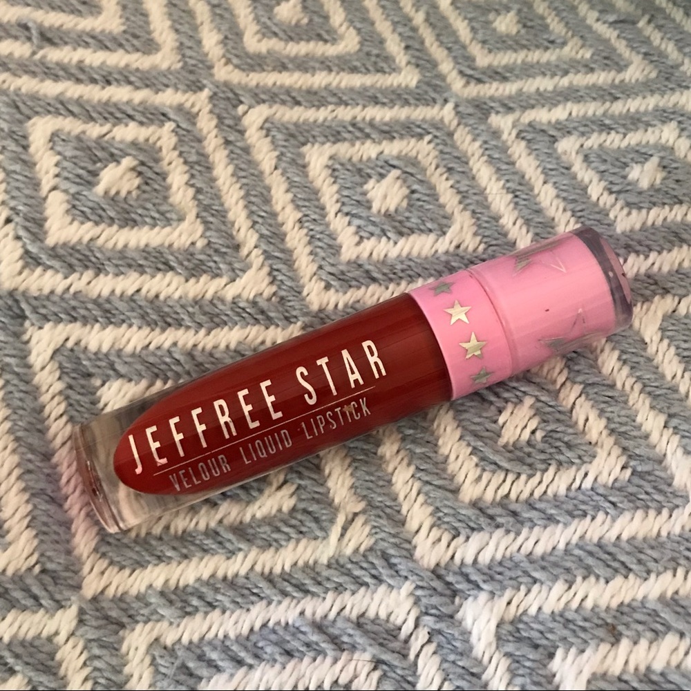 Jeffree Star wifey velour liquid lip